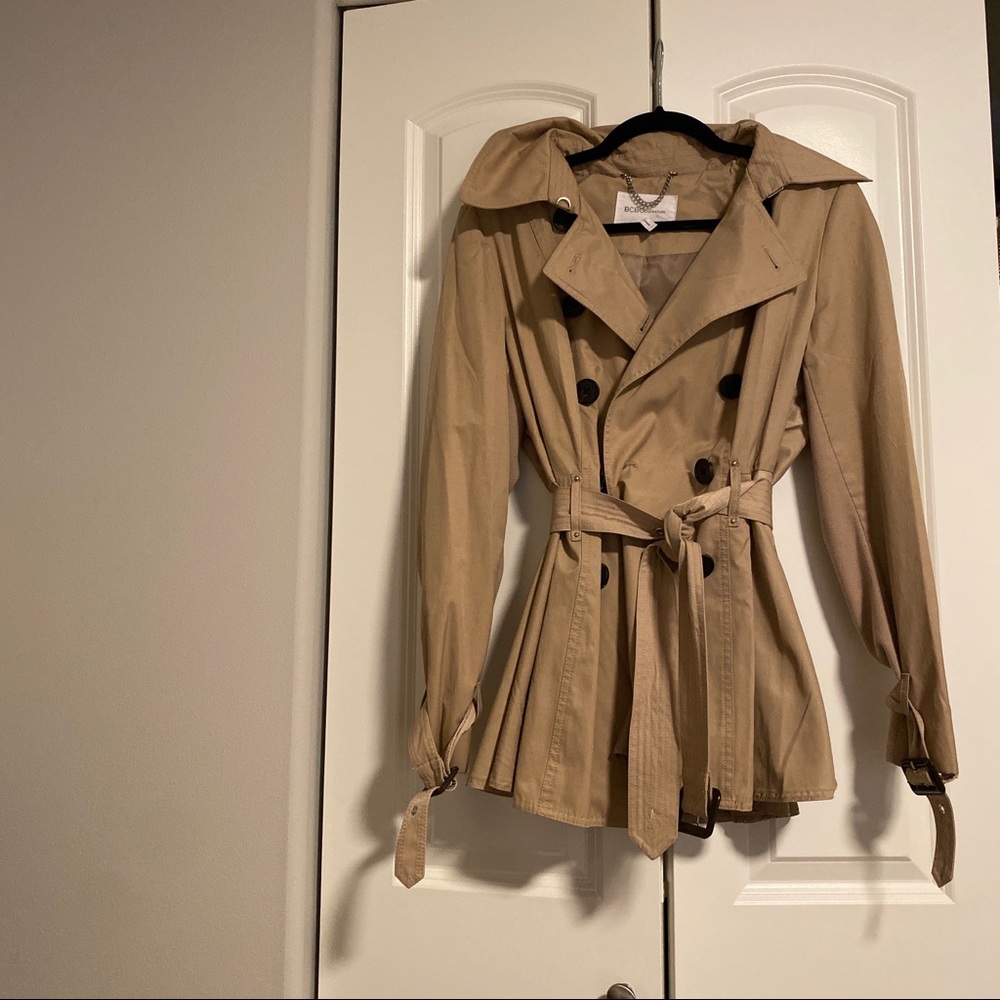 Short BCBG Trench Coat Camel Color